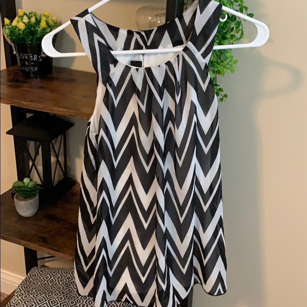 Black& white chevron patterned halter top blouse
